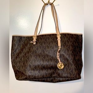 Michael Kors Jet Set Tote